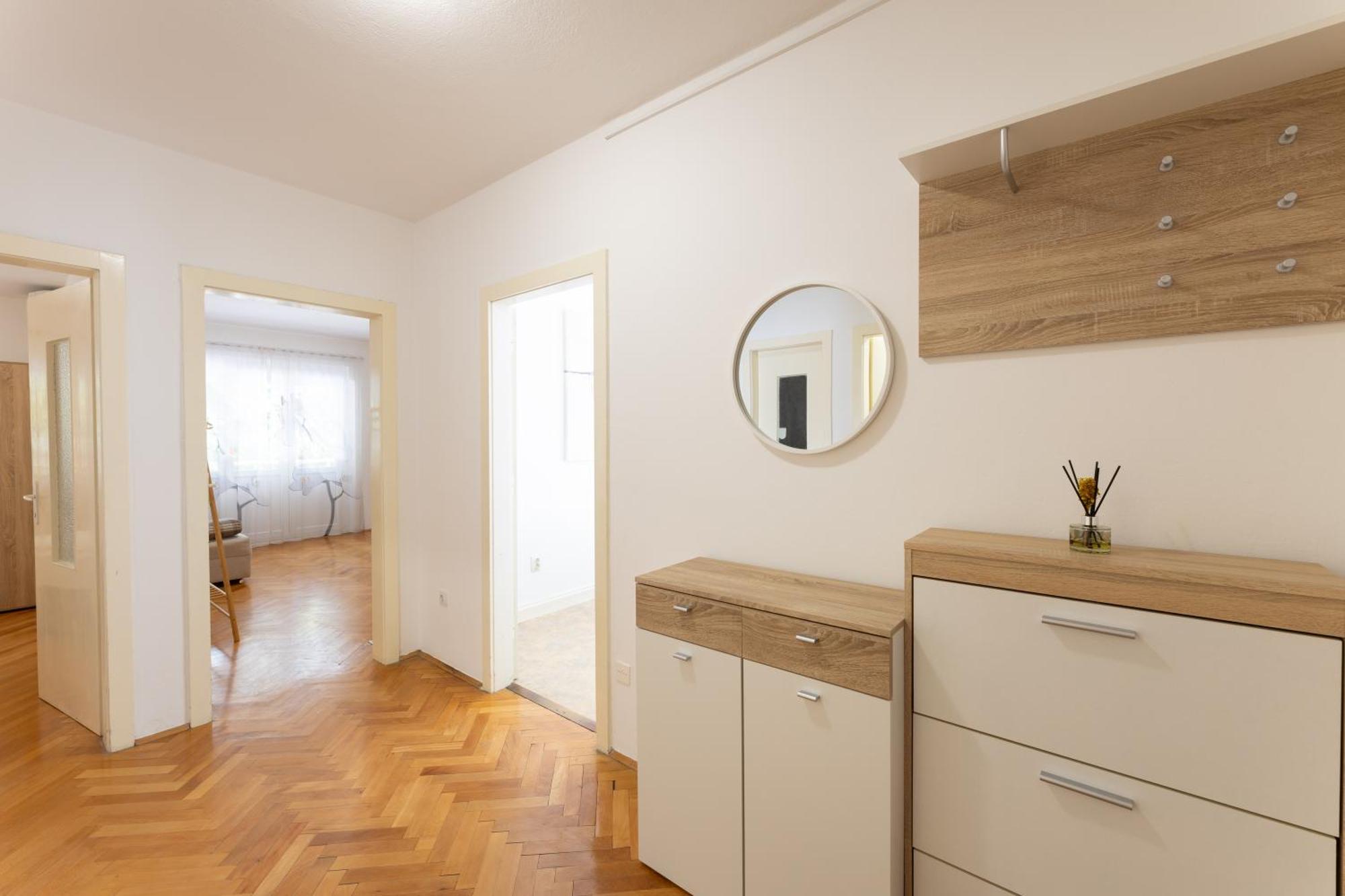 Apartment Central To Beach & Old Town Split Exterior photo